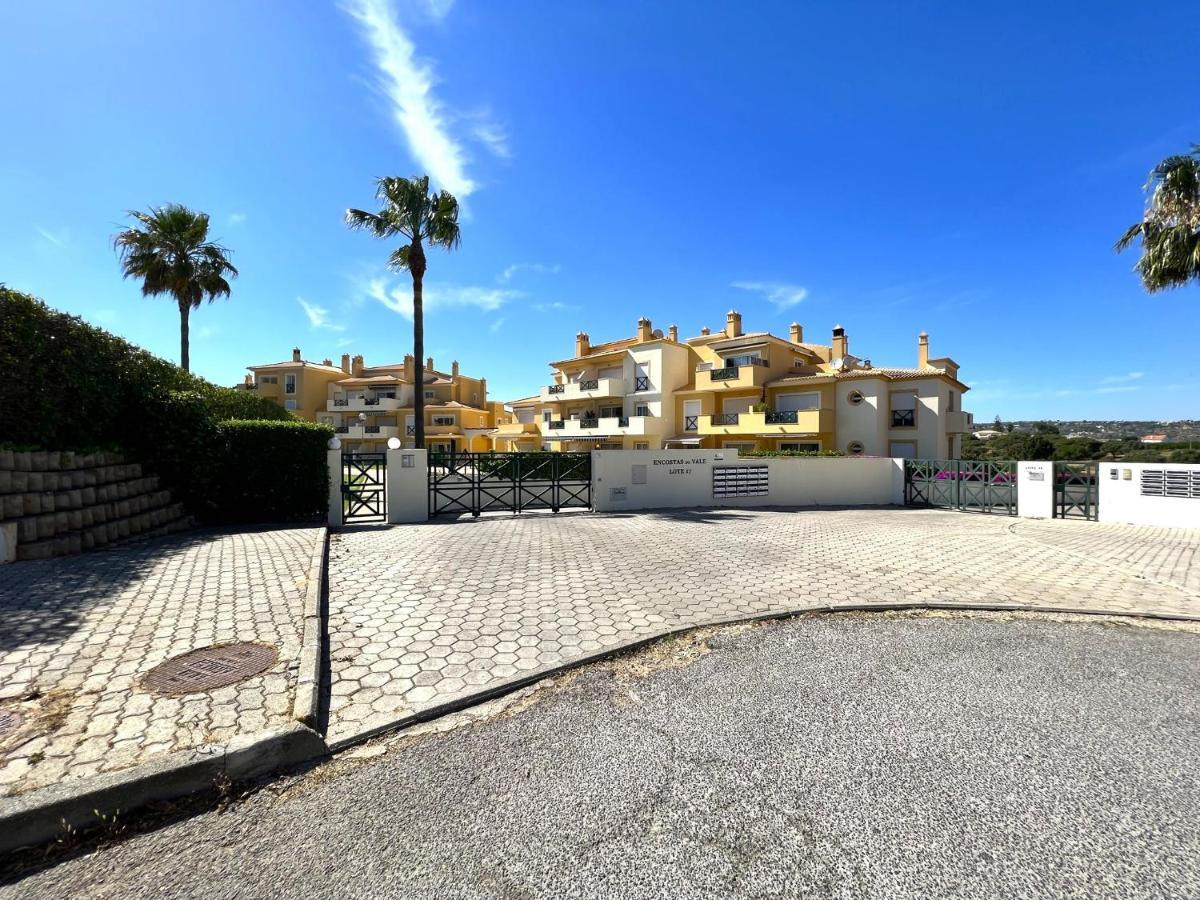 Albufeira Valley 2 With Pool By Homing Екстер'єр фото
